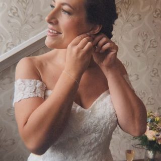 June Viktoria & Sigve, 29.08.26 ❤️

Kjole @kikaweddings 
Dress @augustofnorway 
Blomster @litlandblomster 
Lokale @fjordslottet_hotell
Hår og sminke @makeupartist_nathalielinde 

#bryllup #regnisløret #bryllupsfotografbergen