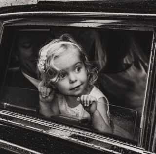 Visste du at jeg de siste tre årene på rad har fått bilder på topp 10 i kategorien Bryllup i Landskonkurransen? I 2023 fikk jeg Gull og vant kategorien, i 2024 fikk jeg to bilder i topp 10 og i 2025 ble bildet jeg fikk på topp 10 tatt med på landslaget og ble sendt til WPC🙏🏻

Det jeg synes er ekstra stas er at alle bildene er tatt i øyeblikket. Ingen dirigering, ikke oppstilt, ikke lyssatt. Fotografert for ekte kunder, i øyeblikket. Det er noe jeg elsker med denne jobben, - å jakte øyeblikkene 😍

#bryllupsfotograf #bryllupsinspirasjon #fotografbergen