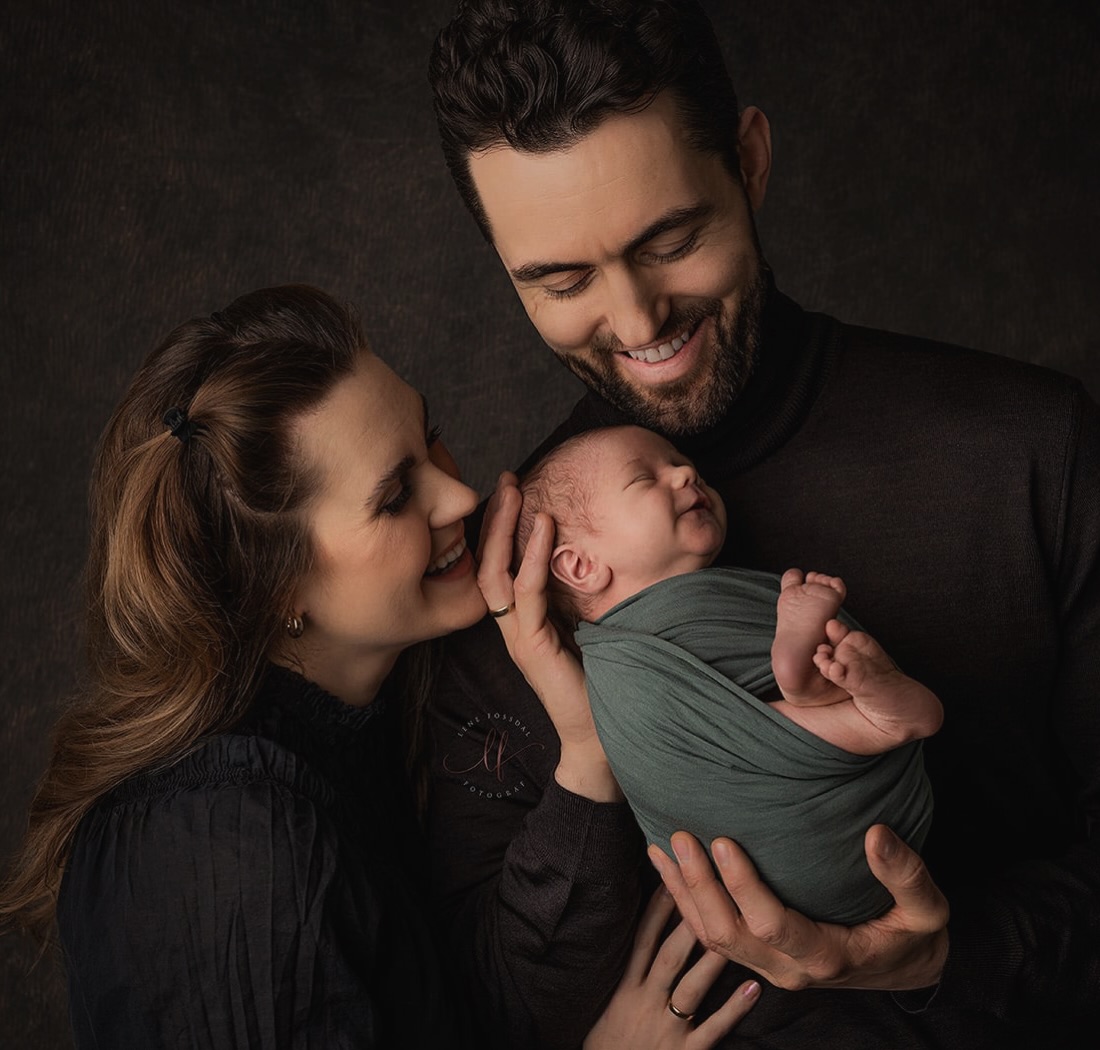 Et av mine favoritter, - så ekte og så mange smil! Noen ganger har man bare flaks 🥰

Interessert i nyfødtfotografering?
Fotograf@lenefossdal.com
Velkommen ✨

#nyfødtfoto #fotografbergen #fotografåsane